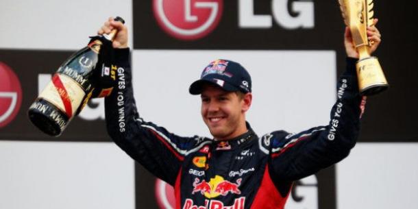 Sebastian en lo mas alto del podio con el Red Bull Racing
