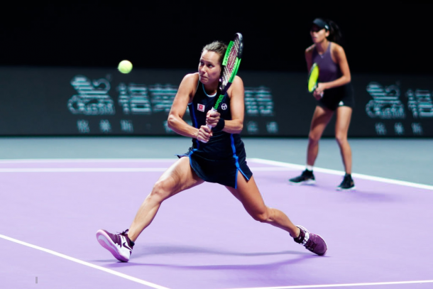 Strycova prepares to hit a volley | Photo: VCG