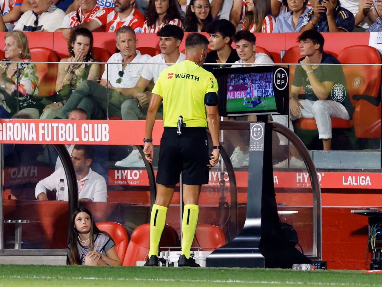 Menos parones, pero más acciones para acudir al VAR