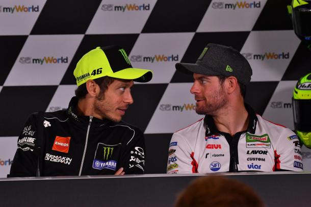 Crutchlow y Rossi en la rueda de prensa de este GP. Imagen: MotoGP