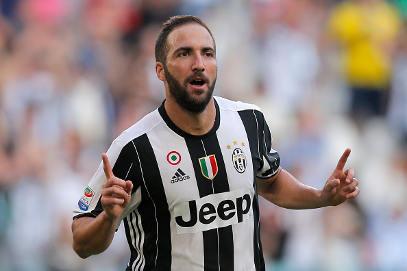 Higuain celebrates one of his two | Photo: MARCO BERTORELLO/AFP/Getty Images
