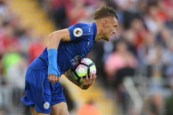 Above: Jamie Vardy collecting the ball after his goal in Leicester'a 4-1 defeat to Liverpool | Photo: Getty Images  