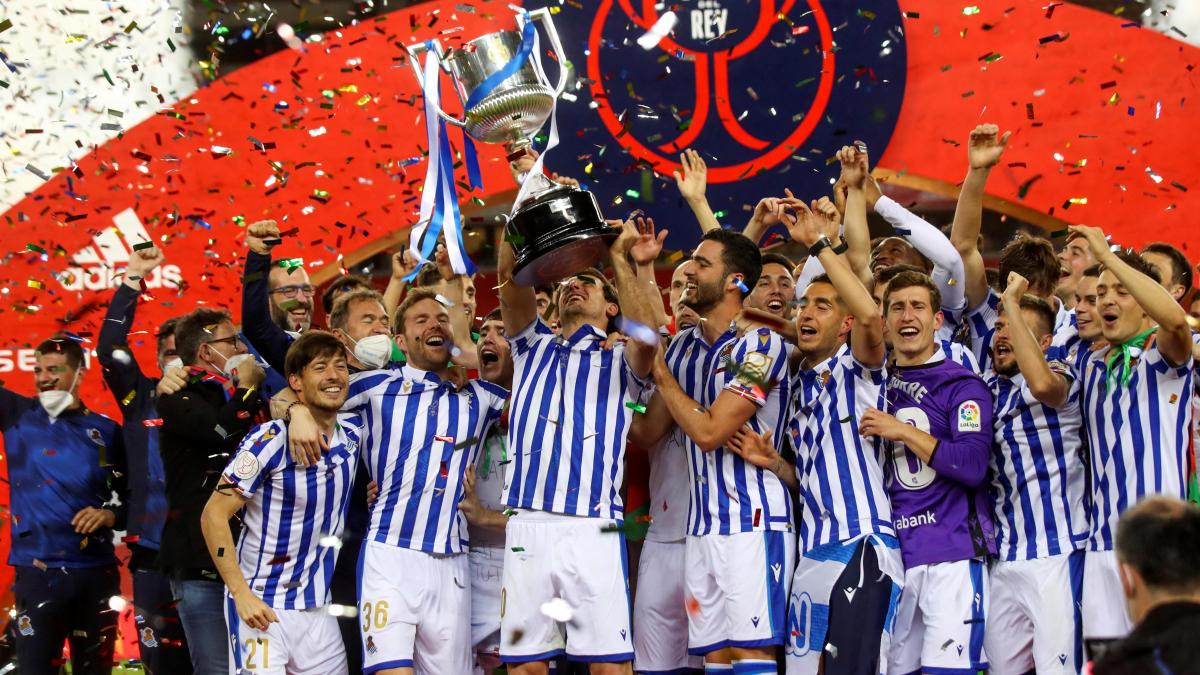 Imagen de la Copa del Rey que Silva ganó con la Real en 2020 | Foto vía: lavanguardia.com