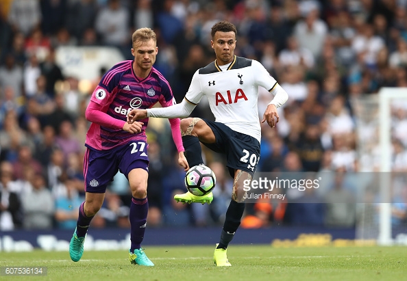 Jan Kirchoff in action during Sunderland's 1-0 defeat to Tottenham | Photo: Getty Images