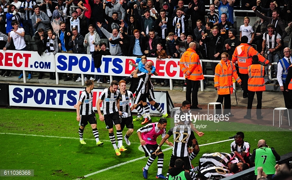 Newcastle celebrate Gayle's late winner against Norwich (Photo: GettyImages/ Serena Taylor)