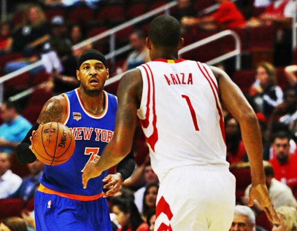 Carmelo Anthony in azione contro Trevor Ariza