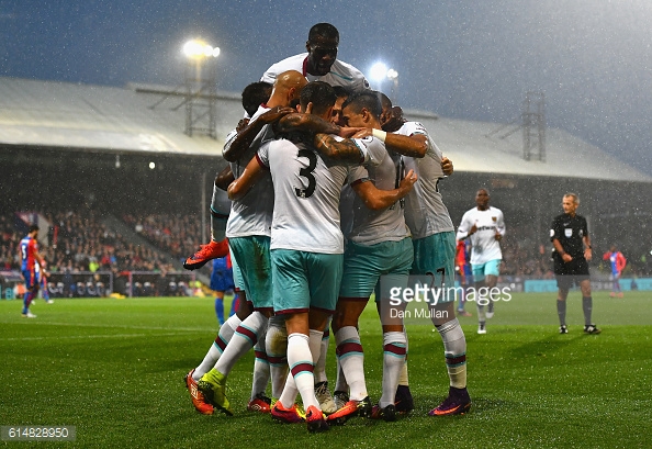 Above; West Ham celebrating Manuel Lanzini's goal in their 1-0 win over Crystal Palace | Photo: Getty Images