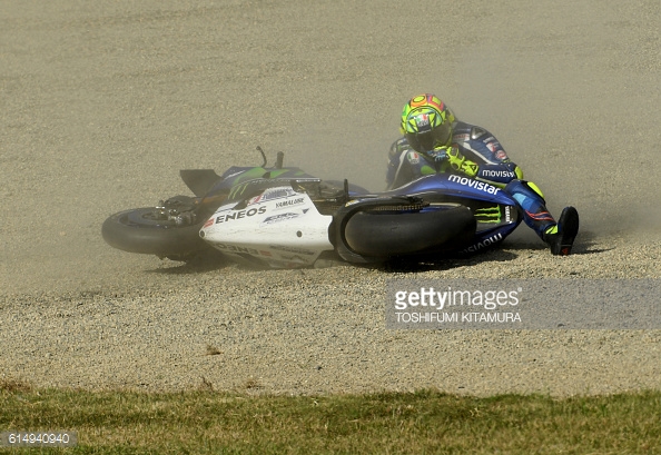 Rossi crashes out / Getty Images / Toshifumi Kitamura