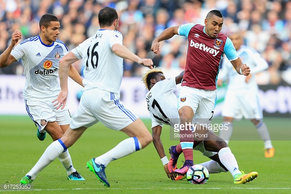 Above: Dimitri Payet in action during West Ham's 1-0 win over Sunderland | Photo: Getty Images