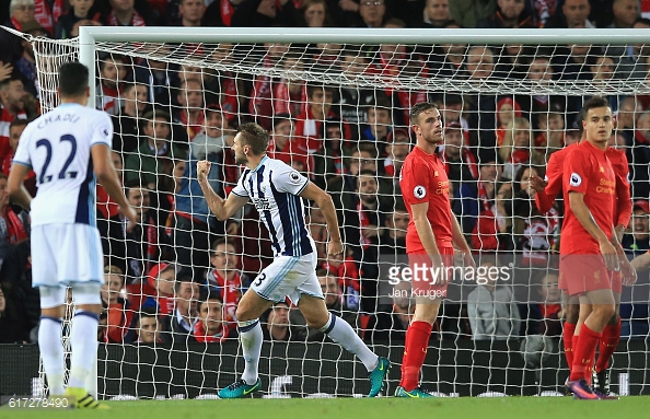McAuley reduces the deficit (photo:getty)