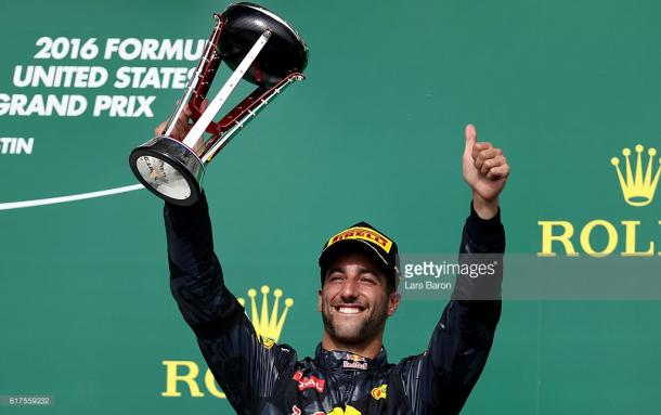 Despite losing second, Ricciardo's couldn't lose his trademark smile. | Photo: Getty Images/Lars Baron