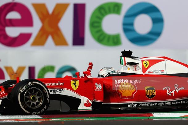 Vettel didn't hold third for long. | Photo: Getty Images/Clive Mason