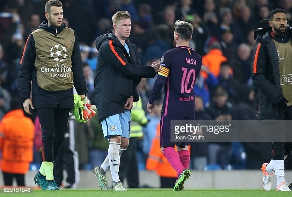 MANCHESTER, ENGLAND - NOVEMBER 1: Kevin De Bruyne of Manchester City greets Lionel Messi of FC Barcelona following the UEFA Champions League match between Manchester City FC and FC Barcelona at Etihad Stadium on November 1, 2016 in Manchester, England. (Photo by Jean Catuffe/Getty Images)