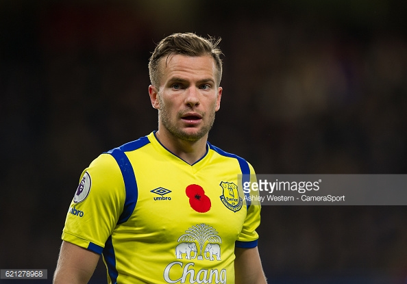 Everton's Tom Cleverley is wanted by Newcastle (Image: GettyImages)