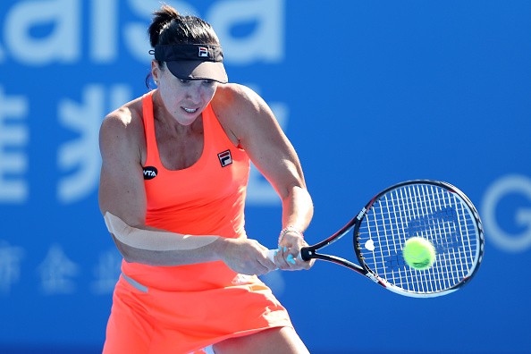 Jankovic hangs on in the second set | Photo: Zhong Zhi/Getty Images