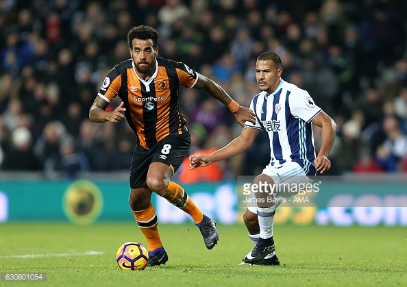 Huddlestone dictated play in the first half (photo: Getty Images)