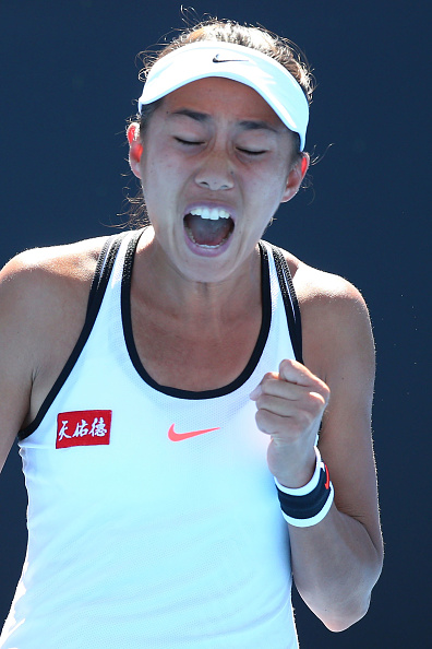 Zhang was running away with the set | Photo: Michael Dodge/Getty Images
