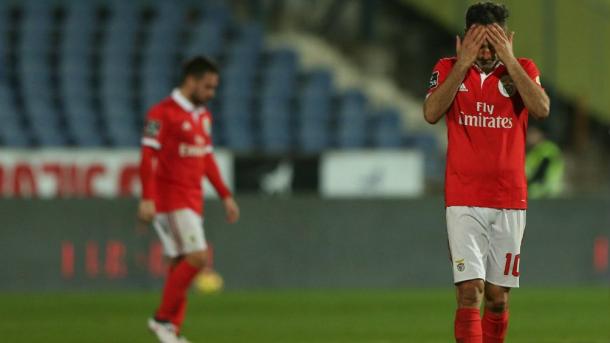 Jonas se lamenta tras el penalti fallado | Foto: SL Benfica