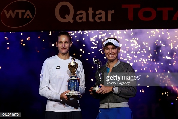 Pliskova (l.) and Wozniacki (r.) after the Czech took the title in Doha: Photo/Anadolu Agency