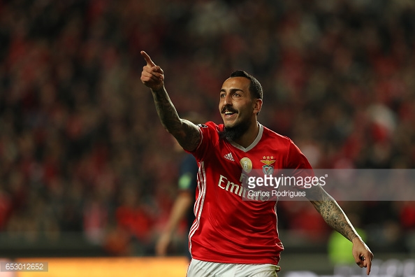 Kostas Mitroglou é o melhor marcador dos encarnados com 14 golos marcados