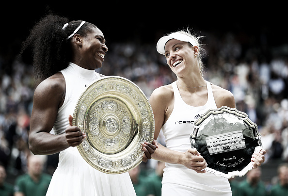 Em clima amistoso, Serena e Kerber rasgaram elogios entre si em seus discursos (Foto: CliveBrunskill/GettyImages)