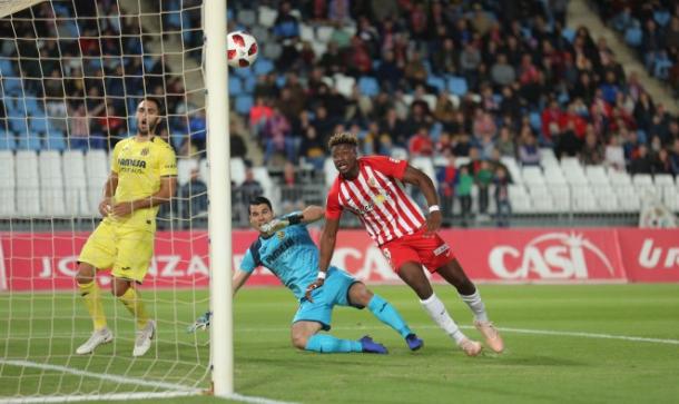 Sekou rematando a gol | Fuente: UD Almería