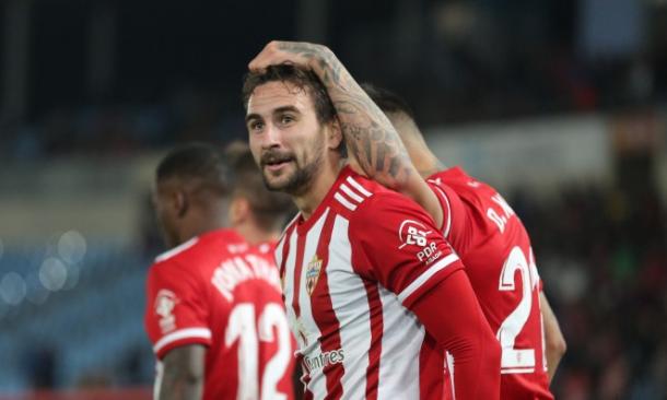Juan Muñoz feliz por anotar su segundo tanto de la temporada | Fuente: UD Almería