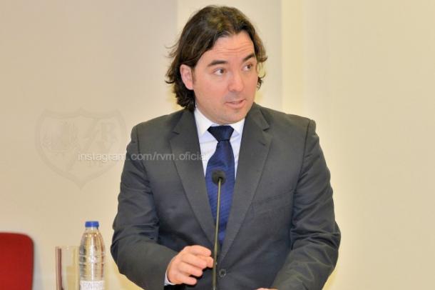 Raúl Martín Presa durante una rueda de prensa | Fotografía: Rayo Vallecano S.A.D.