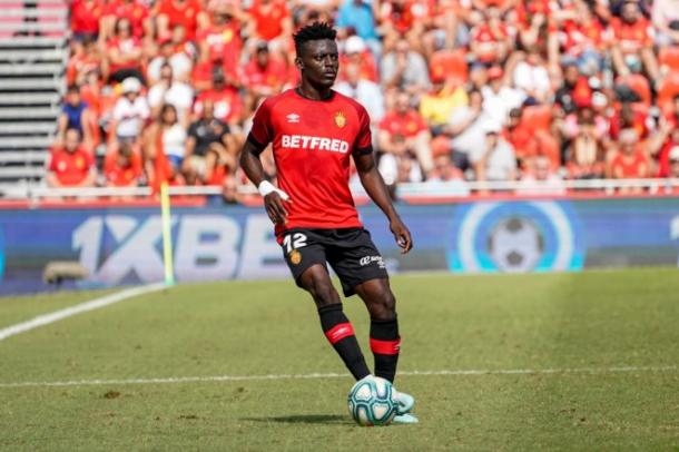 Baba con el balón en un encuentro esta temporada| Fuente: RCD Mallorca