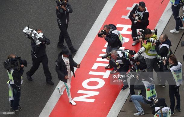 Hamilton's foray to the grandstand was the only driver outing seen. | Photo: Getty Images/Lars Baron