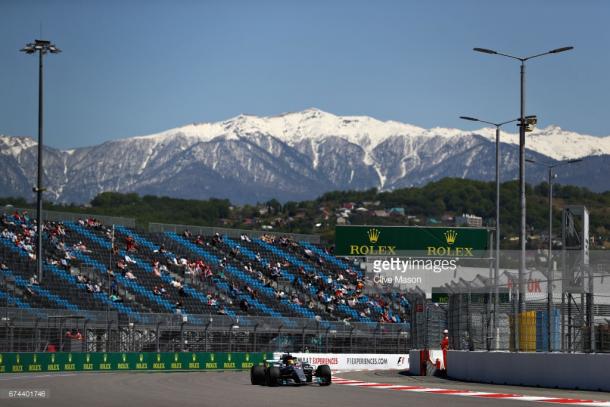 Hamilton struggled too. | Photo: Getty Images/Clive Mason