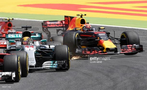 Verstappen (33) and Raikkonen collided at the start. | Photo: Getty Images/LLuis Gene