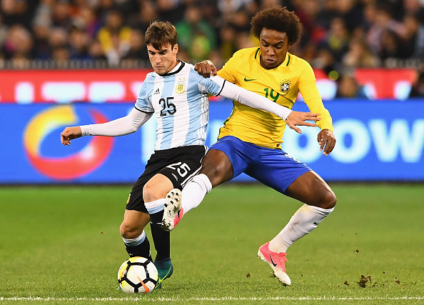 Lateral jogou alguns minutos contra a Seleção Brasileira (Foto: Quinn Rooney/Getty Images)