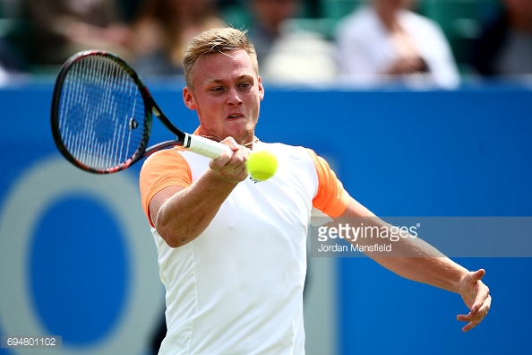 Finn Bass struggled to deal with Groth's serve. (picture: Getty Images / Jordan Mansfield)