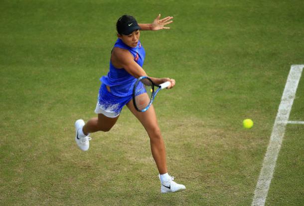 Zhang tries to hold on in the second set | Photo: Ben Hoskins/Getty Images