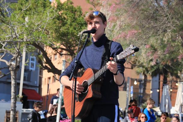 Patrick Thomsen | Image: Life of a Busker's Folder