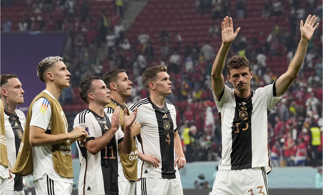 Die Spieler der deutschen Nationalmannschaft nach ihrem Ausscheiden bei der Euro 2020 | Quelle: Getty Images