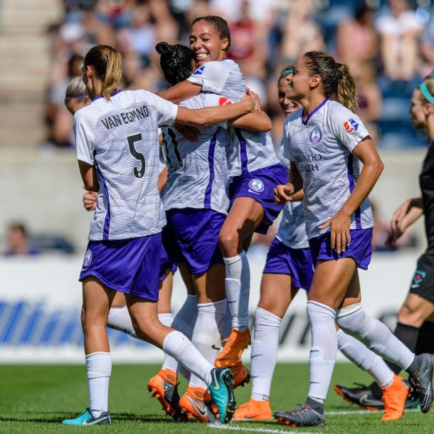 Sydney Leroux continued her goal-scoring streak tonight | Source: The LA Times