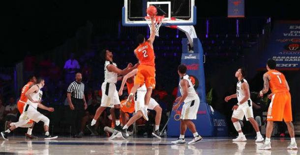 Williams goes in for the eventual game-winning basket/Photo: USA Today Sports