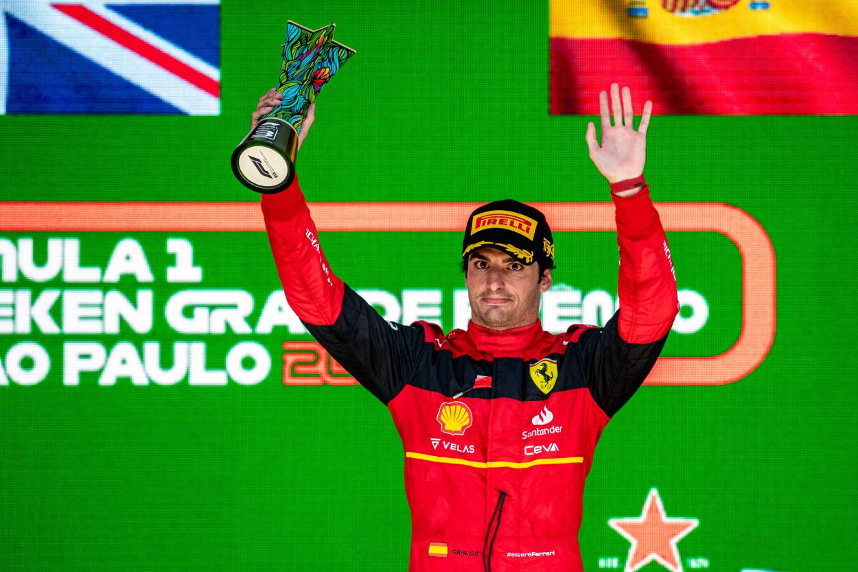Sainz en el podio del GP de Brasil / Carlos Sainz