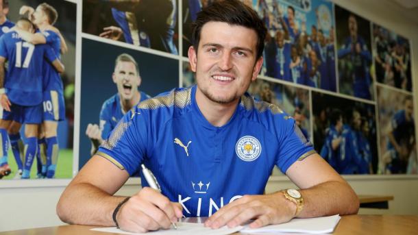 Maguire firma su contrato de 5 años con los Foxes | Foto: Leicester City.