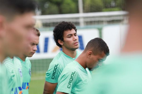 Breno foi um dos destaques da partida de ida (Foto: Divulgação / Goiás EC)