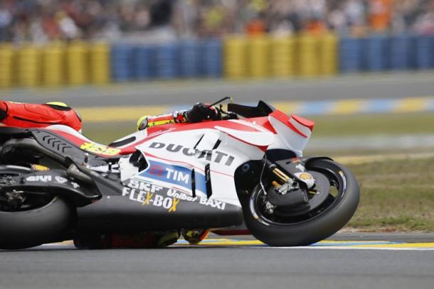 Iannone crashes out | Photo: autosport.com