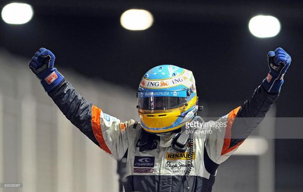 Alonso's win came under crooked circumstances. | Photo: Getty Images/Bay Ismoyo