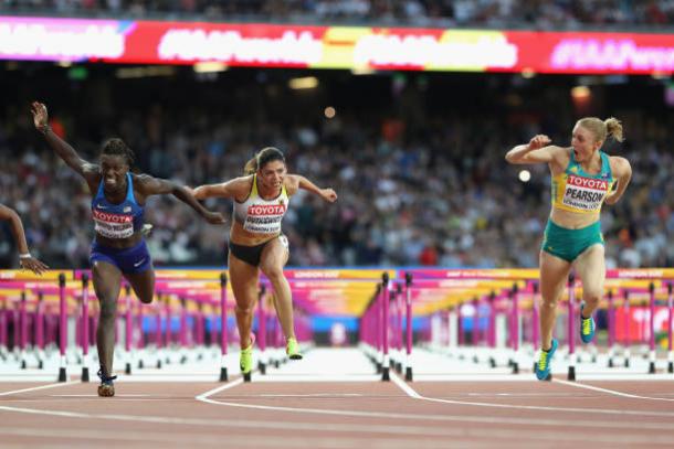 Pearson leads Harper-Nelson and Dutkiewicz over the finish line (Getty/Michael Steele)