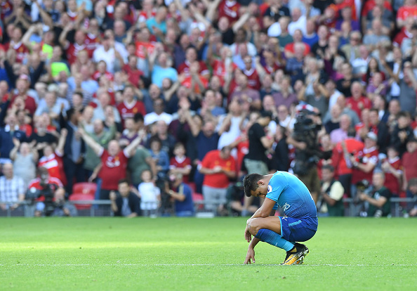 Frustrado, Sánchez deve estar de saída do Arsenal (Foto: Stuart MacFarlane / Getty Images)