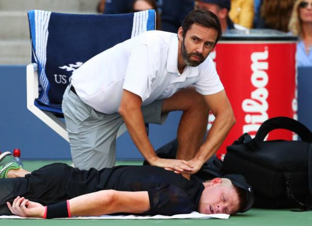 Edmund began struggling with a neck injury in the third set (Getty/Al Bello)