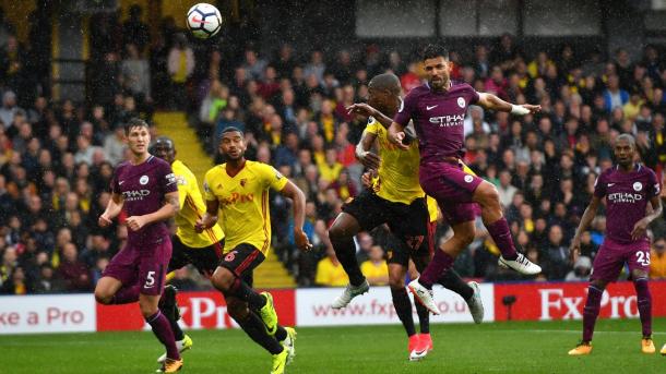 Agüero marca el primer gol en Vicarage Road | Foto: Premier League.