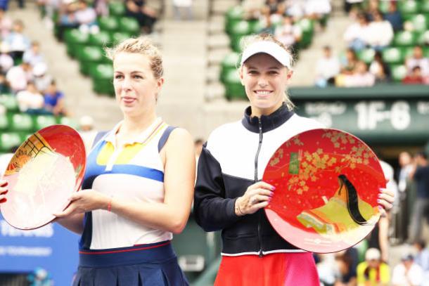 Pavlyuchenkova and Wozniacki after the final (Getty/Koji Watanabe)