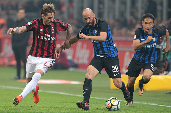 No primeiro tempo, Inter de Valero levou a melhor sobre o Milan de Biglia (Foto: Emilio Andreoli/Getty Images)